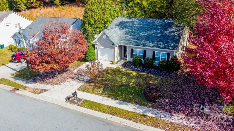 69 Ashton Bluff Cir, Mount Holly, NC 28120