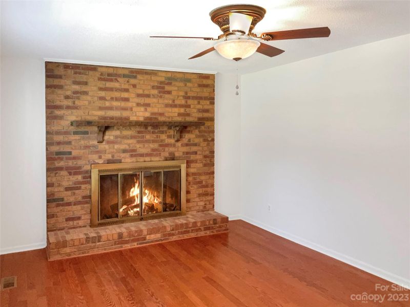 4909 Maplecrest Dr, Gastonia, NC 28056