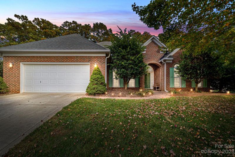 7701 Woodcrest Dr, Stanley, NC 28164