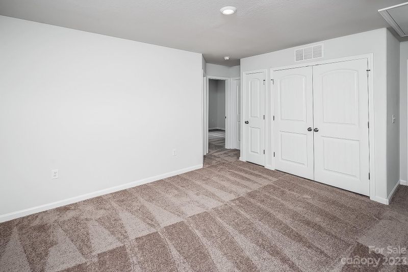 5147 Wolfridge Ave, Charlotte, NC 28214