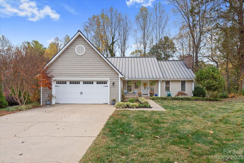 1435 33rd Ave NE, Hickory, NC 28601