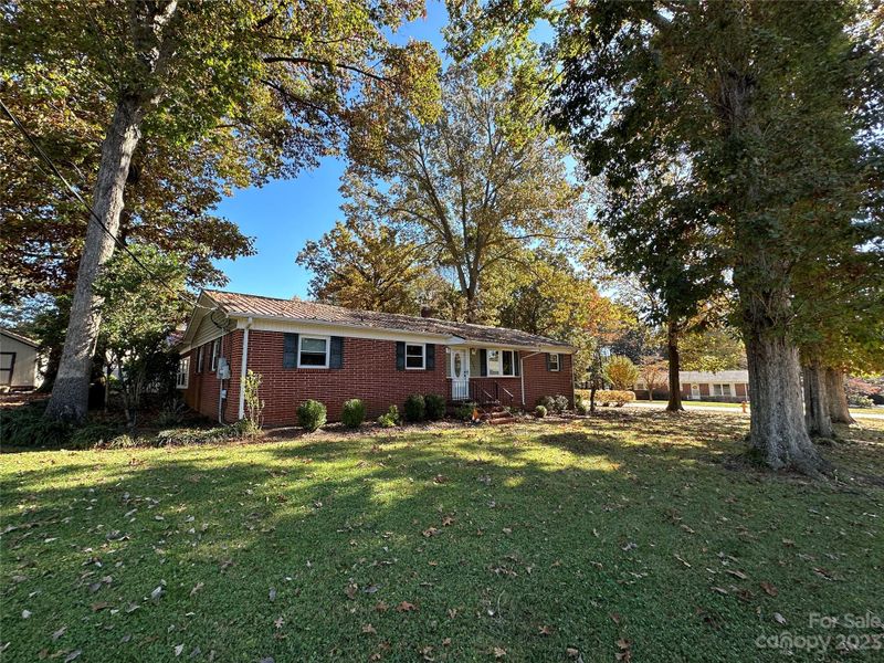 1211 4th Street Dr SE, Conover, NC 28613