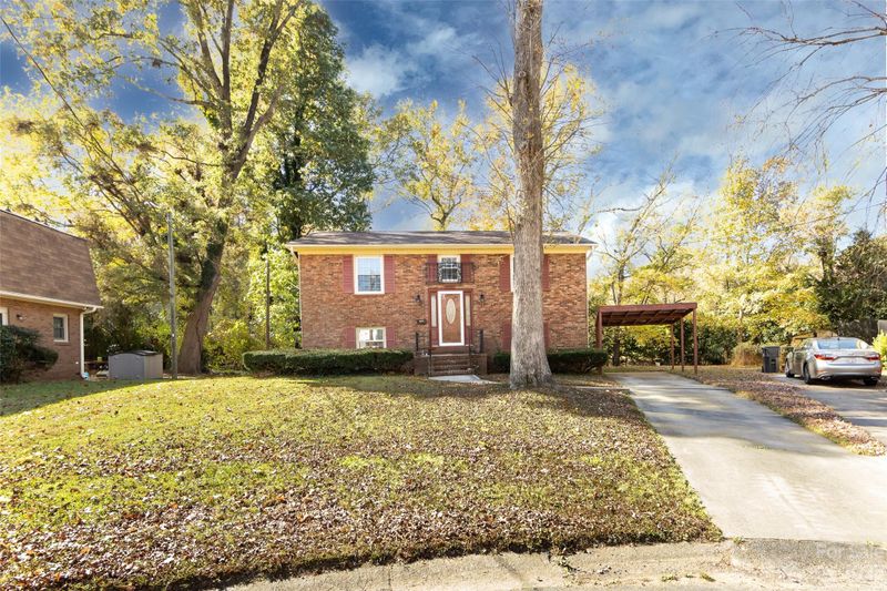 5513 Cutshaw Ct, Charlotte, NC 28215
