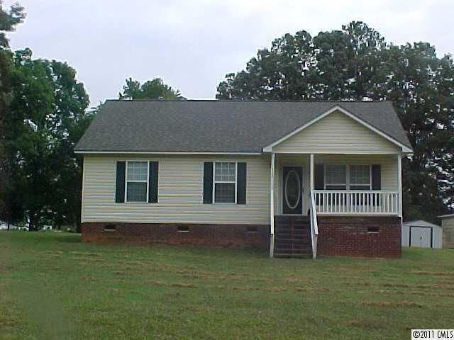 1472 Lowrys Hw, Chester, SC 29706