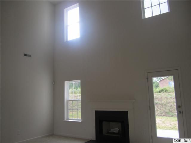 1615 Swan Dr, Charlotte, NC 28216