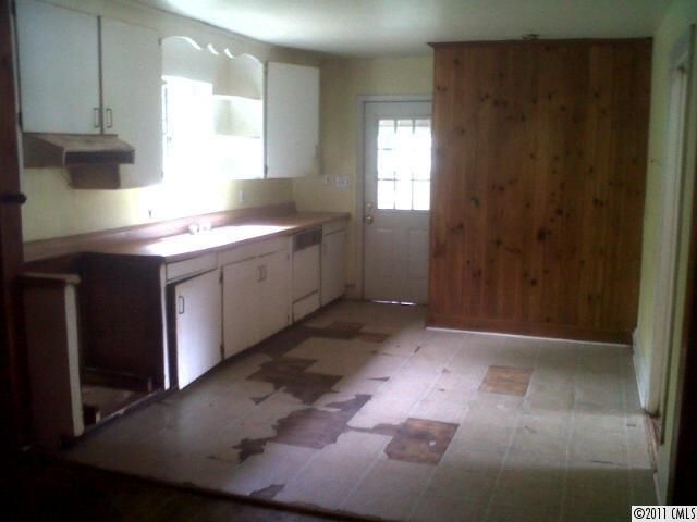 2901 Shamrock Dr, Charlotte, NC 28205