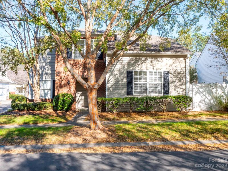 8806 Meadowmont View Dr, Charlotte, NC 28269