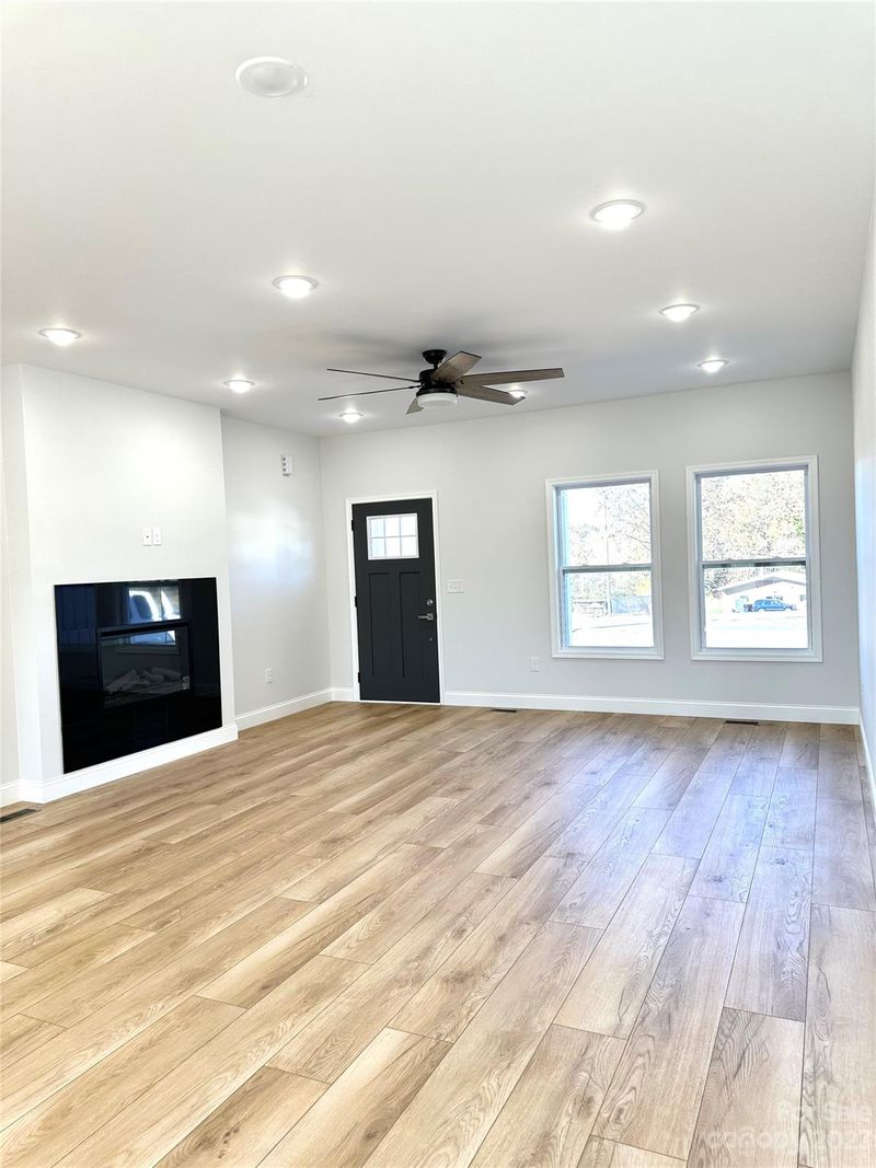 3256 Snow Creek Rd, Hickory, NC 28601