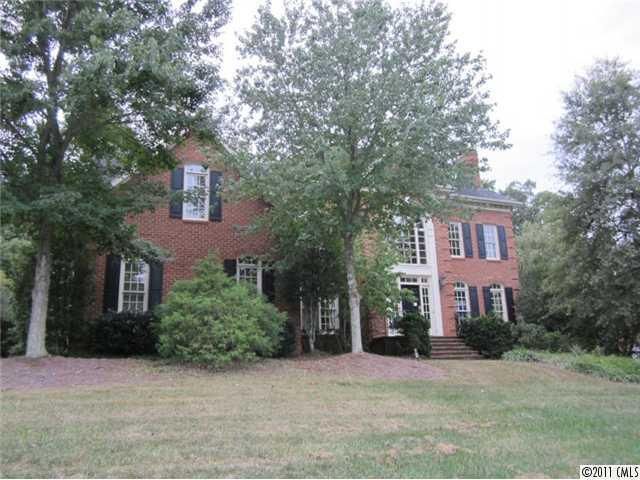 8739 Oakthorpe Dr, Charlotte, NC 28277