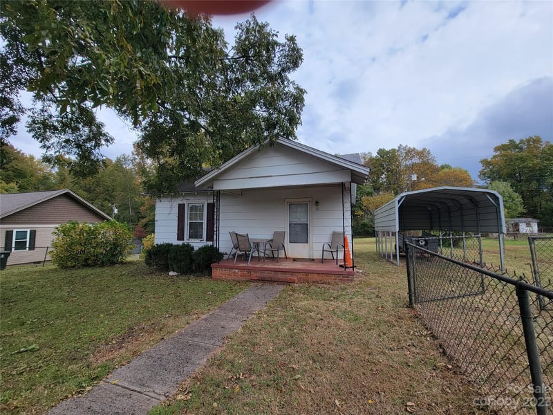 22 Stowe St, Lowell, NC 28098