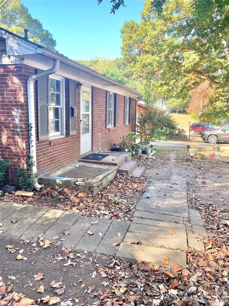 801 Craighead Rd, Charlotte, NC 28206