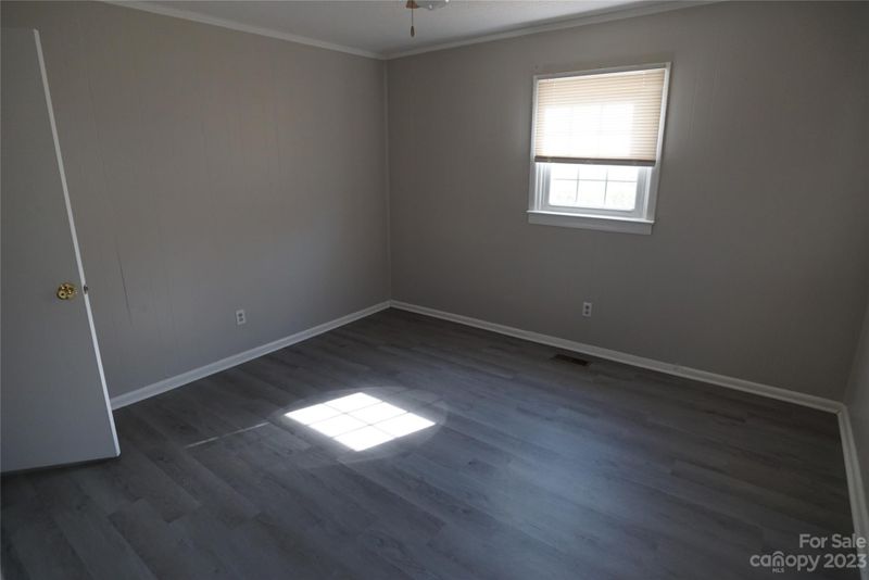 517 Rowe Dr, Newton, NC 28658