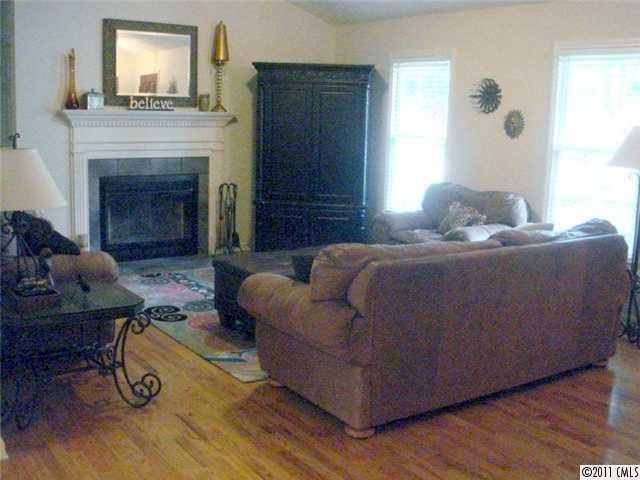 1731 SE 9th Street Pl, Hickory, NC 28602