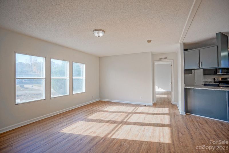 1090 Canada Dr, Dallas, NC 28034