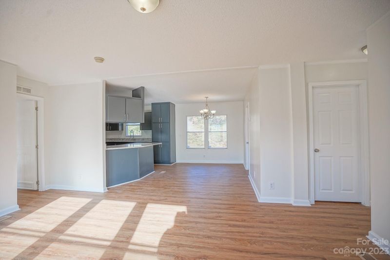 1090 Canada Dr, Dallas, NC 28034