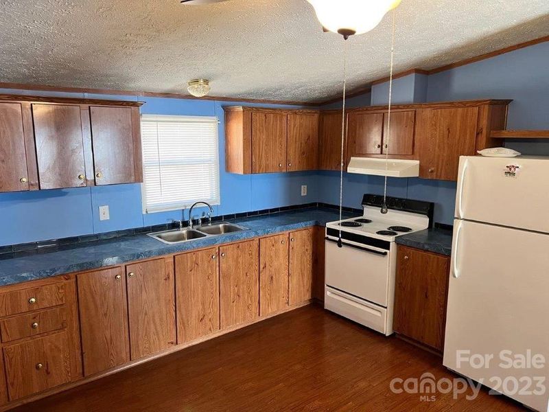 1123 Mcree Heights Cir, Newton, NC 28658