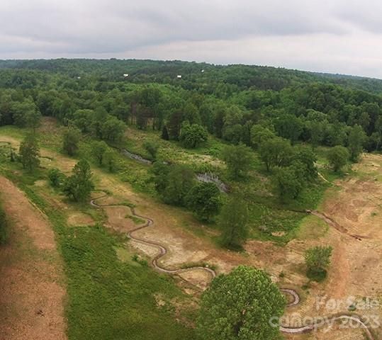 2575 Mountain View Rd, Hickory, NC 28602