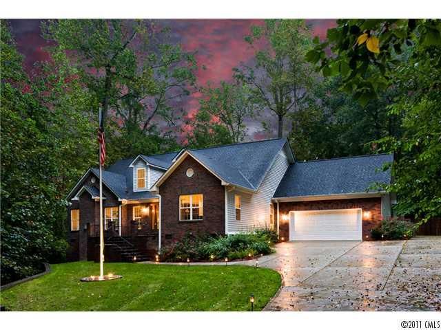 1010 Lost Cove Rd, Matthews, NC 28104