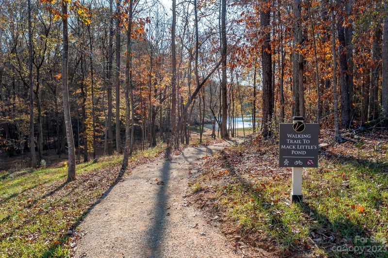 4C Ventosa Dr, Denver, NC 28037