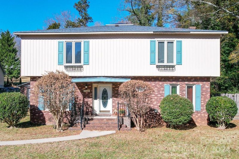 1033 E Front St, Statesville, NC 28677