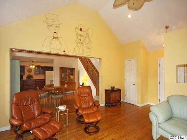 6988 Ingleside Dr #14, Sherrills Ford, NC 28673
