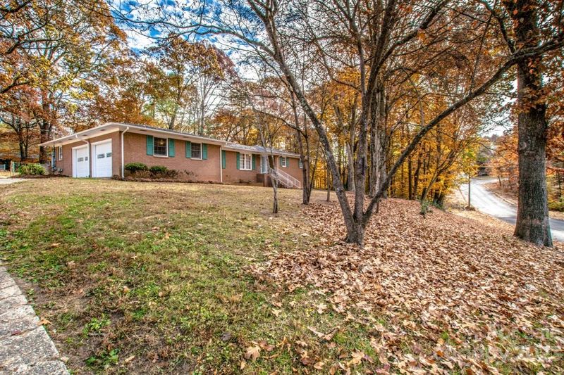 127 Tanglewood Dr, Kannapolis, NC 28081