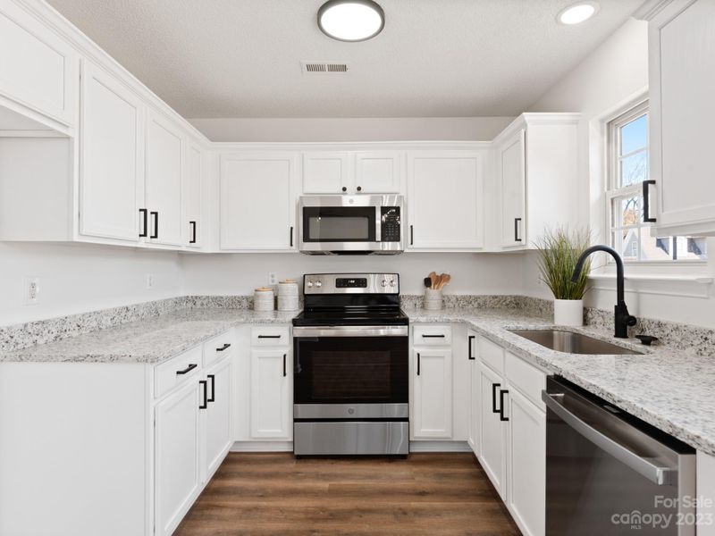 6950 Rumple Rd, Charlotte, NC 28262