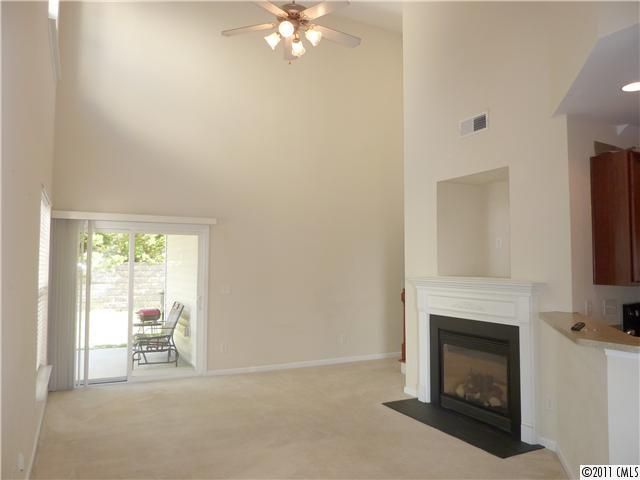 9539 Long Hill Dr, Charlotte, NC 28214