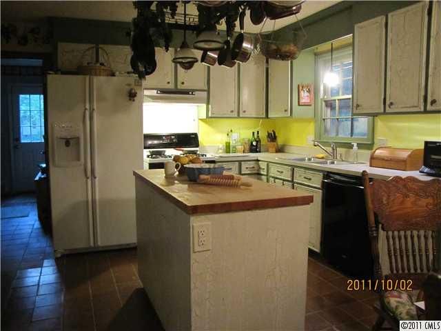 14105 Mill House Dr, Matthews, NC 28105