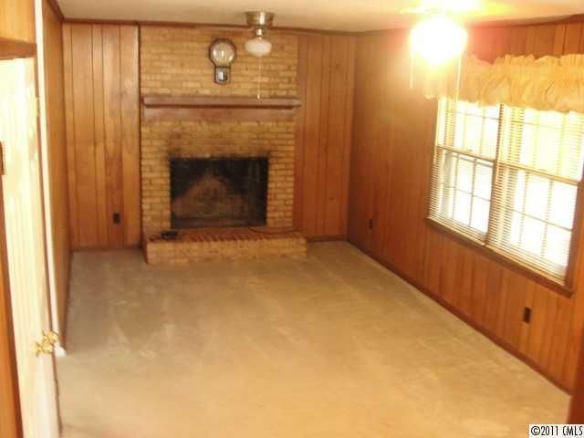 1123 Lightwood Dr, Matthews, NC 28105