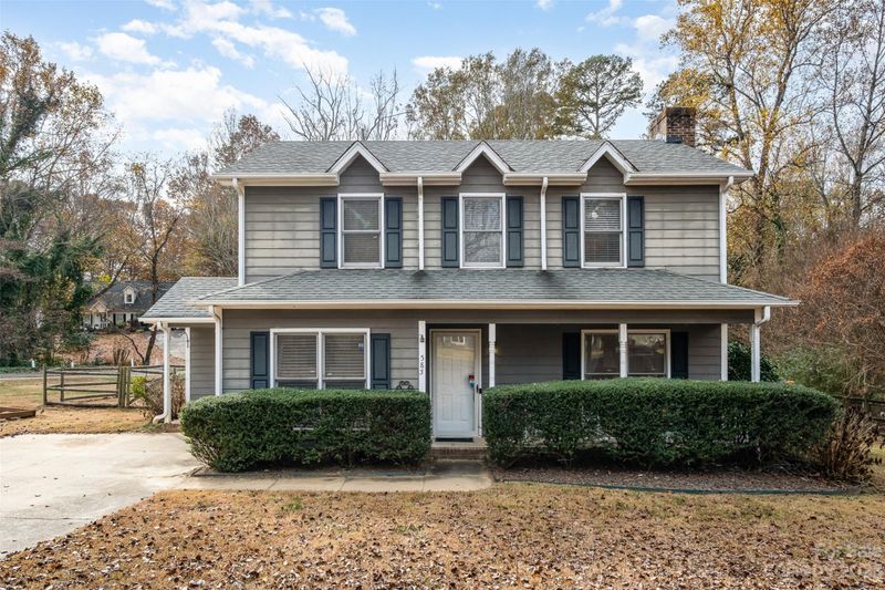 585 Tryon Pl, Gastonia, NC 28054