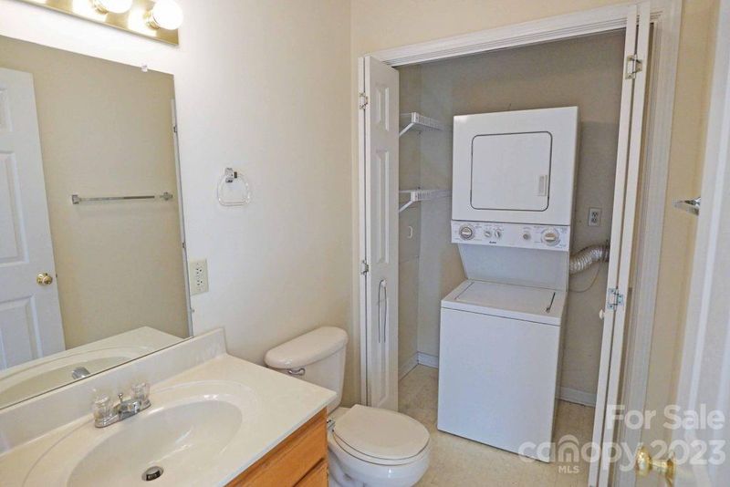 972-986 8th Ave NW, Hickory, NC 28601