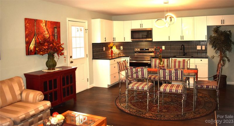 1033 Parkview Dr, Gastonia, NC 28054