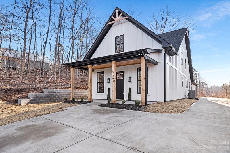 7805 Cedarbrook Dr, Charlotte, NC 28215
