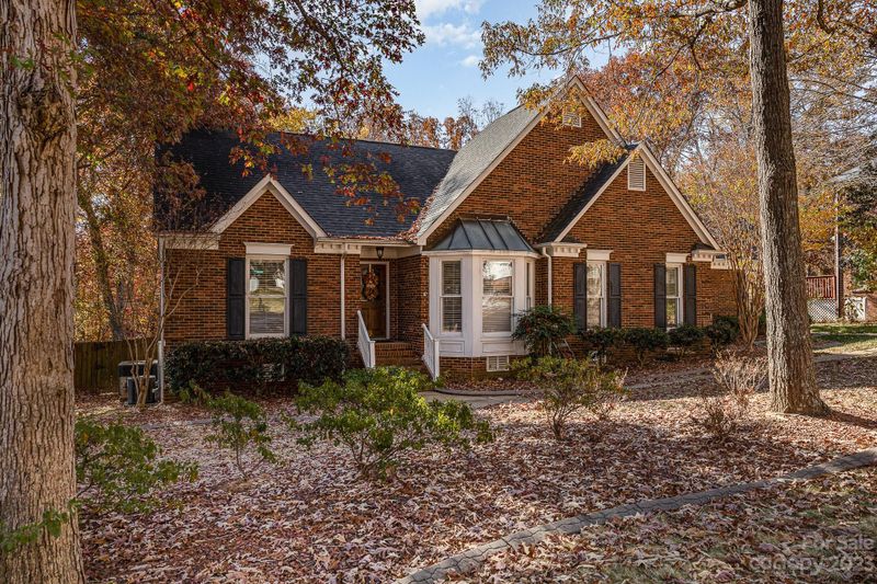 2435 Willowbrook Dr, Matthews, NC 28104