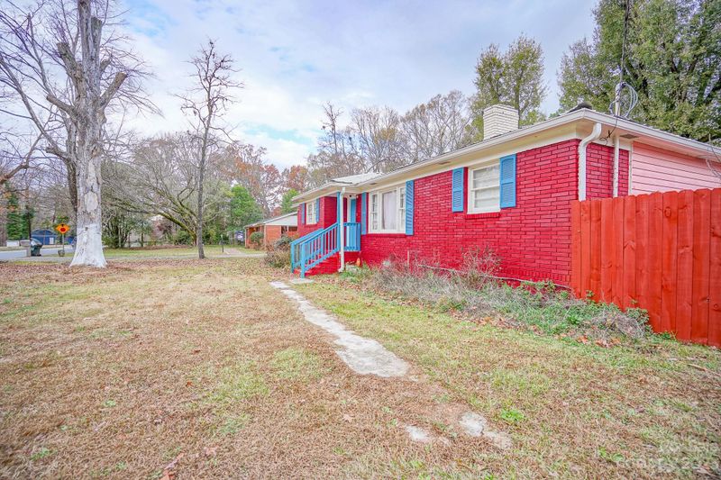 9725 Central Dr, Mint Hill, NC 28227