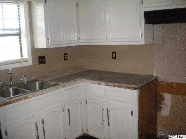 305 East Ave, Belmont, NC 28012