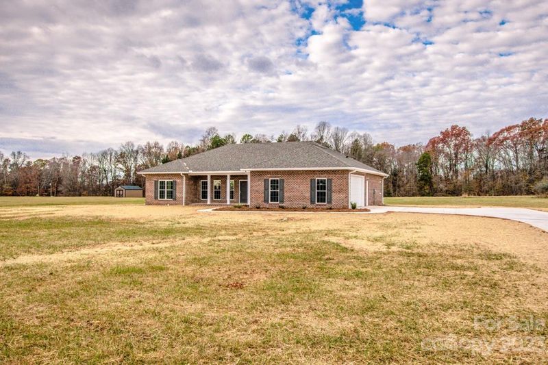 414 Longview Rd, Statesville, NC 28625