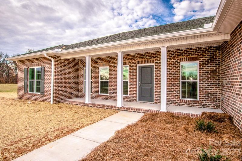 414 Longview Rd, Statesville, NC 28625