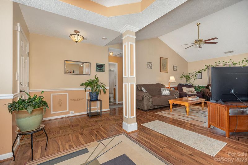 14440 Arlandes Dr, Charlotte, NC 28278