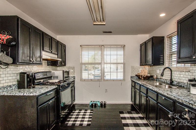138 Leonard St, Mooresville, NC 28115