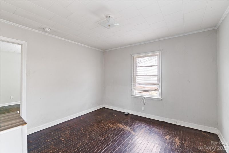 309 E Gibbs St, Dallas, NC 28034