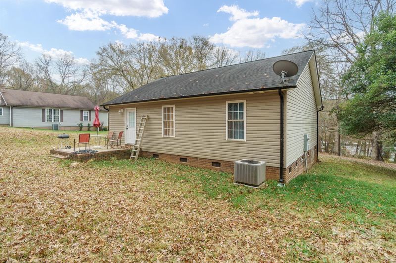 280 Lake Sylvia Rd, Lincolnton, NC 28092