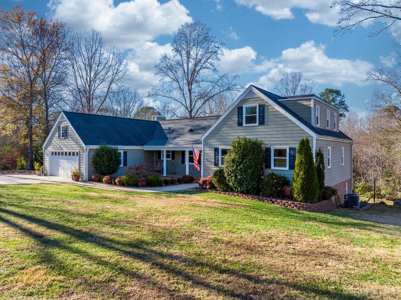 3809 6th St NE, Hickory, NC 28601