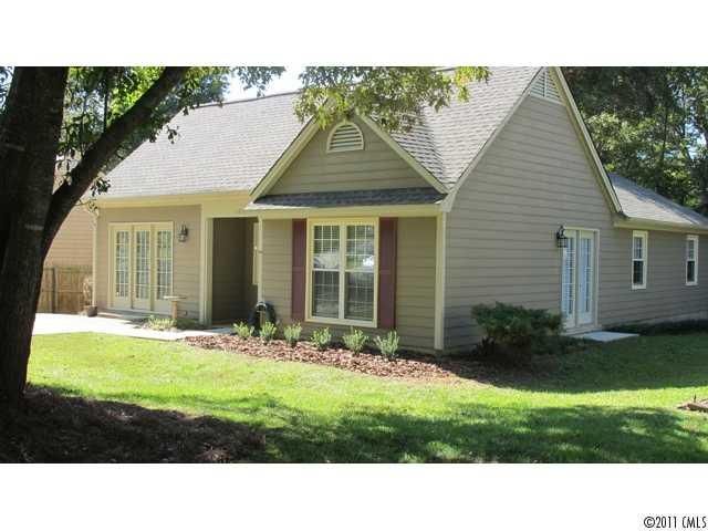 13806 Dansington Ct, Pineville, NC 28134