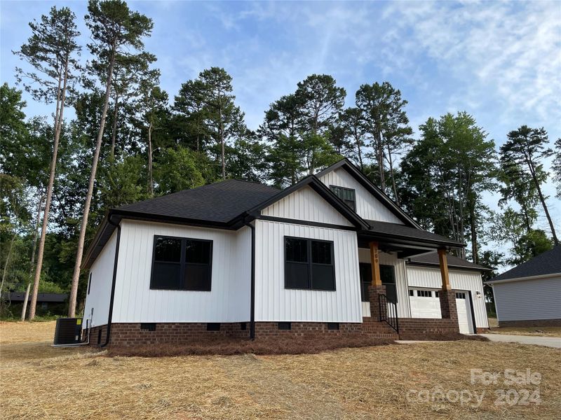 709 Dalton Creek Ln, Stanley, NC 28164