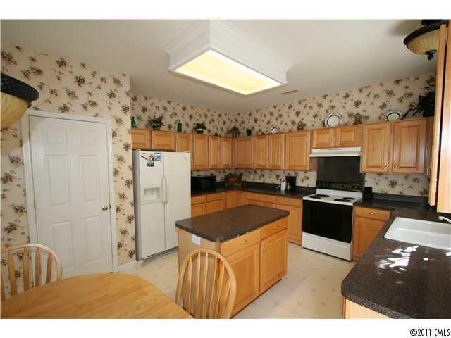 434 Clearbrook Rd, Matthews, NC 28105