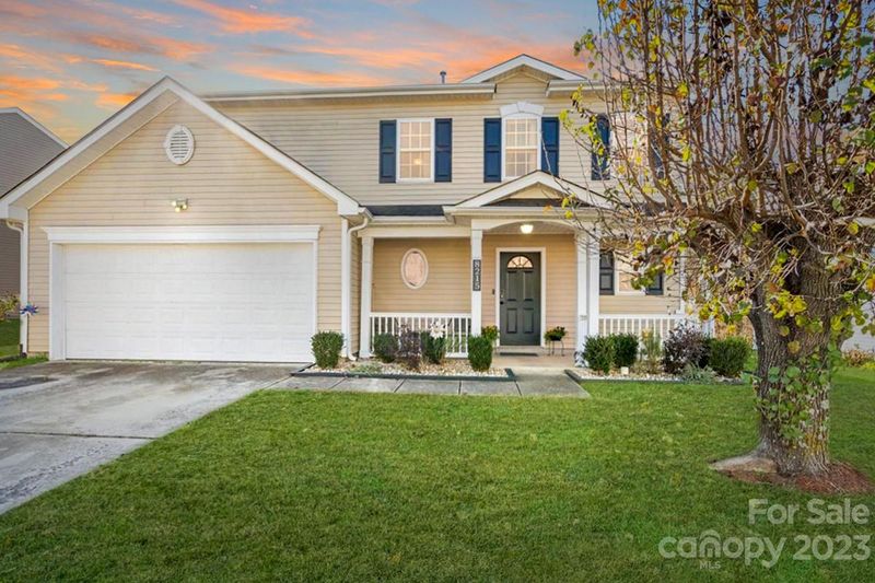 8215 Weeping Fig Ln, Charlotte, NC 28215