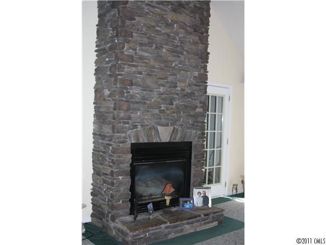 100 Elk Ct #29, Mount Holly, NC 28120