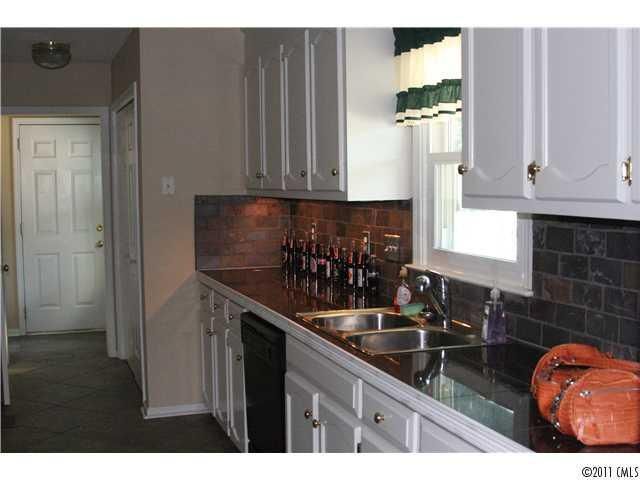 100 Elk Ct #29, Mount Holly, NC 28120